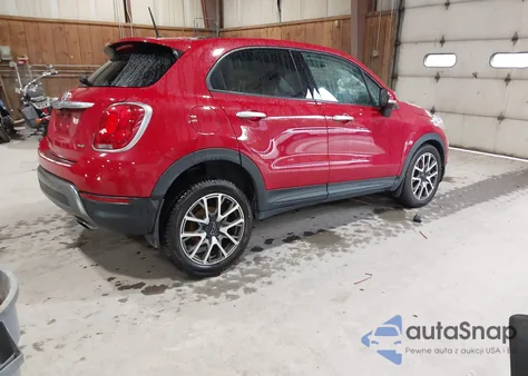 2016 Fiat 500X Trekking Plus z USA, uszkodzony, nr VIN ZFBCFYET3GP475577